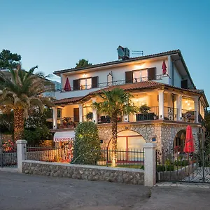 Maria Alloggio in famiglia